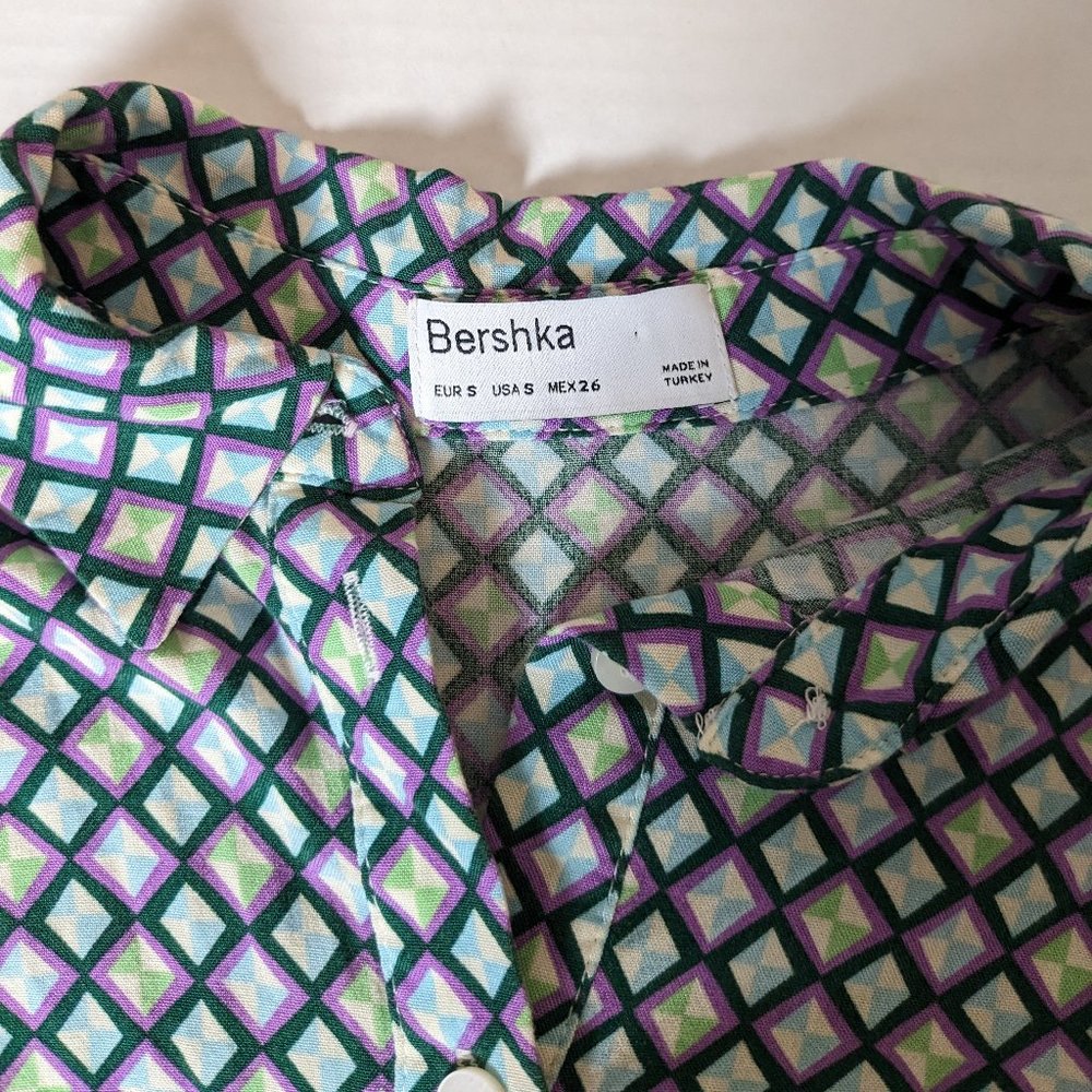 BERSHKA Women's Long Sleeve Button Down Crop Top Blouse Size S  Multi Print - Picture 3 of 6